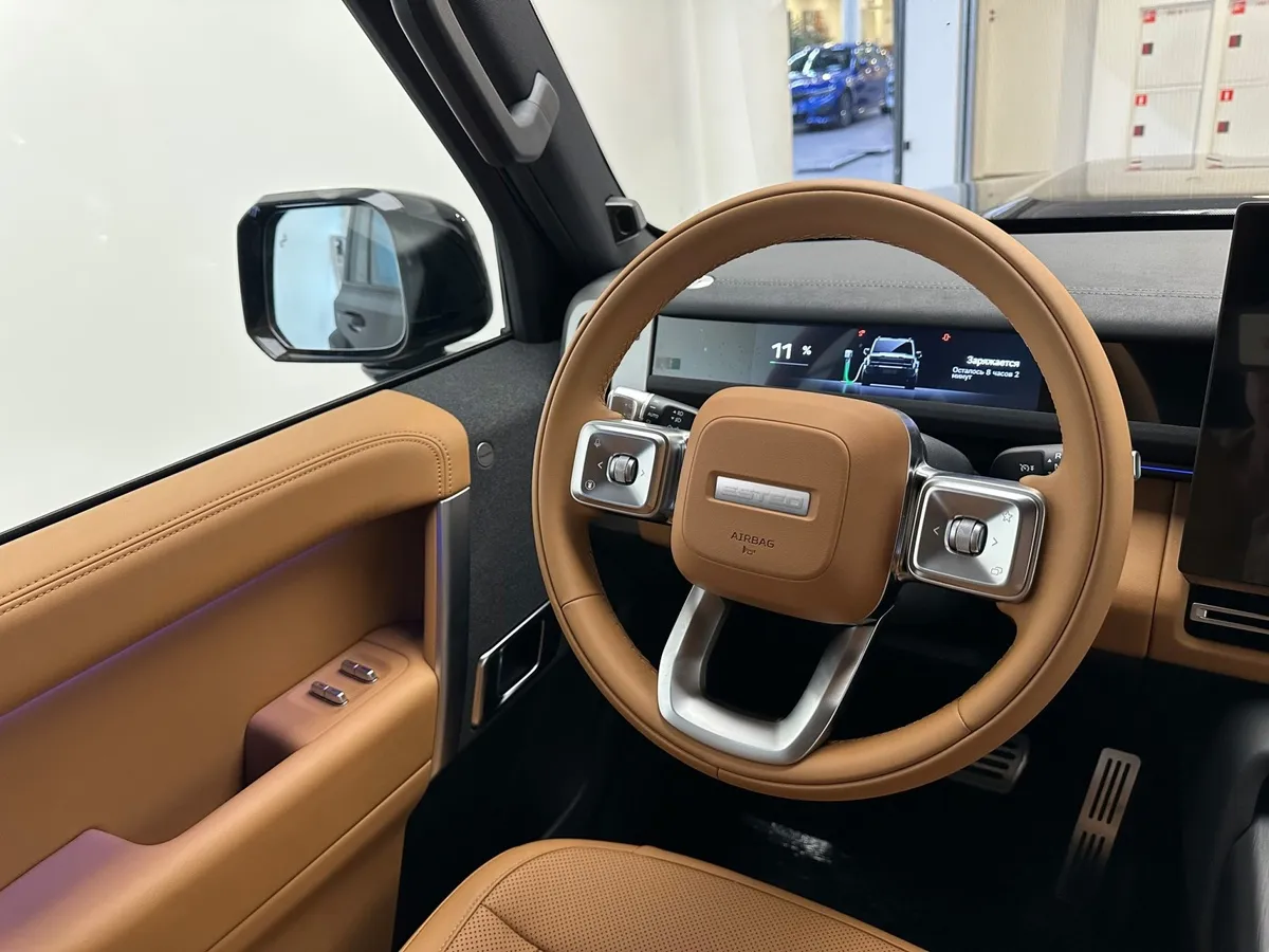 ESTEO V27 1.5h REEV AT 4WD (456 л.с.) Премиум Черный в АВИЛОН. Слайд №5