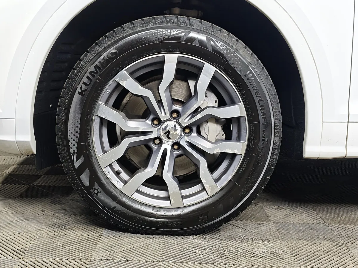 Audi Q5 2.0 TFSI S tronic quattro (249 л.с.) Advance Белый в АВИЛОН. Слайд №9