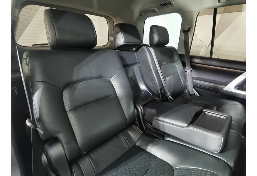 Toyota Land Cruiser 4.5 TD AT (249 л.с.) Черный в АВИЛОН. Слайд №15