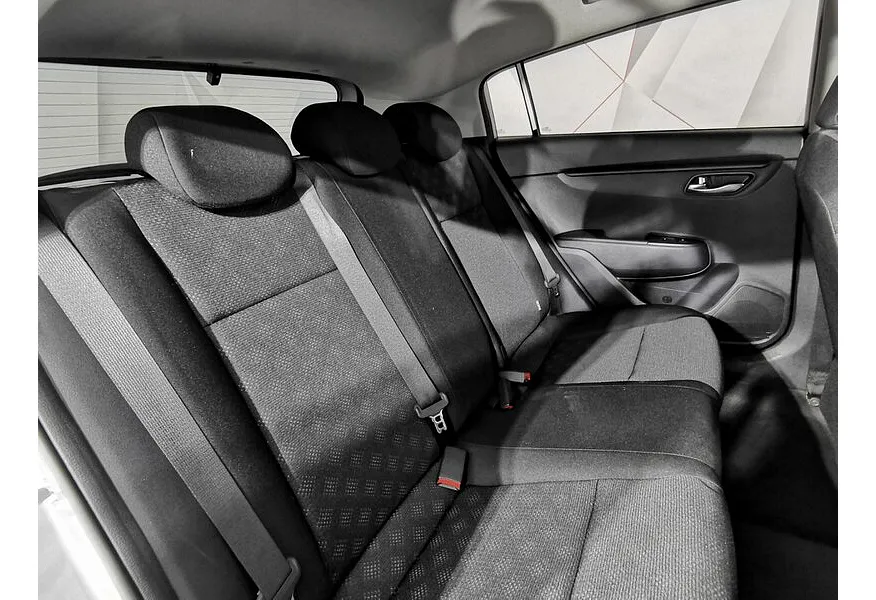 Kia Rio X-Line 1.6 AT (123 л.с.) Premium Серый в АВИЛОН. Слайд №16