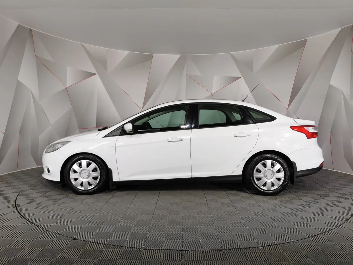 Ford Focus 1.6 Ti-VCT PowerShift (105 л.с.) Trend Белый в АВИЛОН. Слайд №5