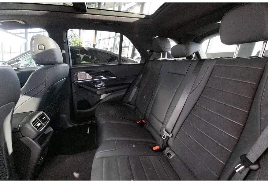 Mercedes-Benz GLE 300d 4MATIC 9G-TRONIC (269 л.с.) Черный в АВИЛОН. Слайд №10