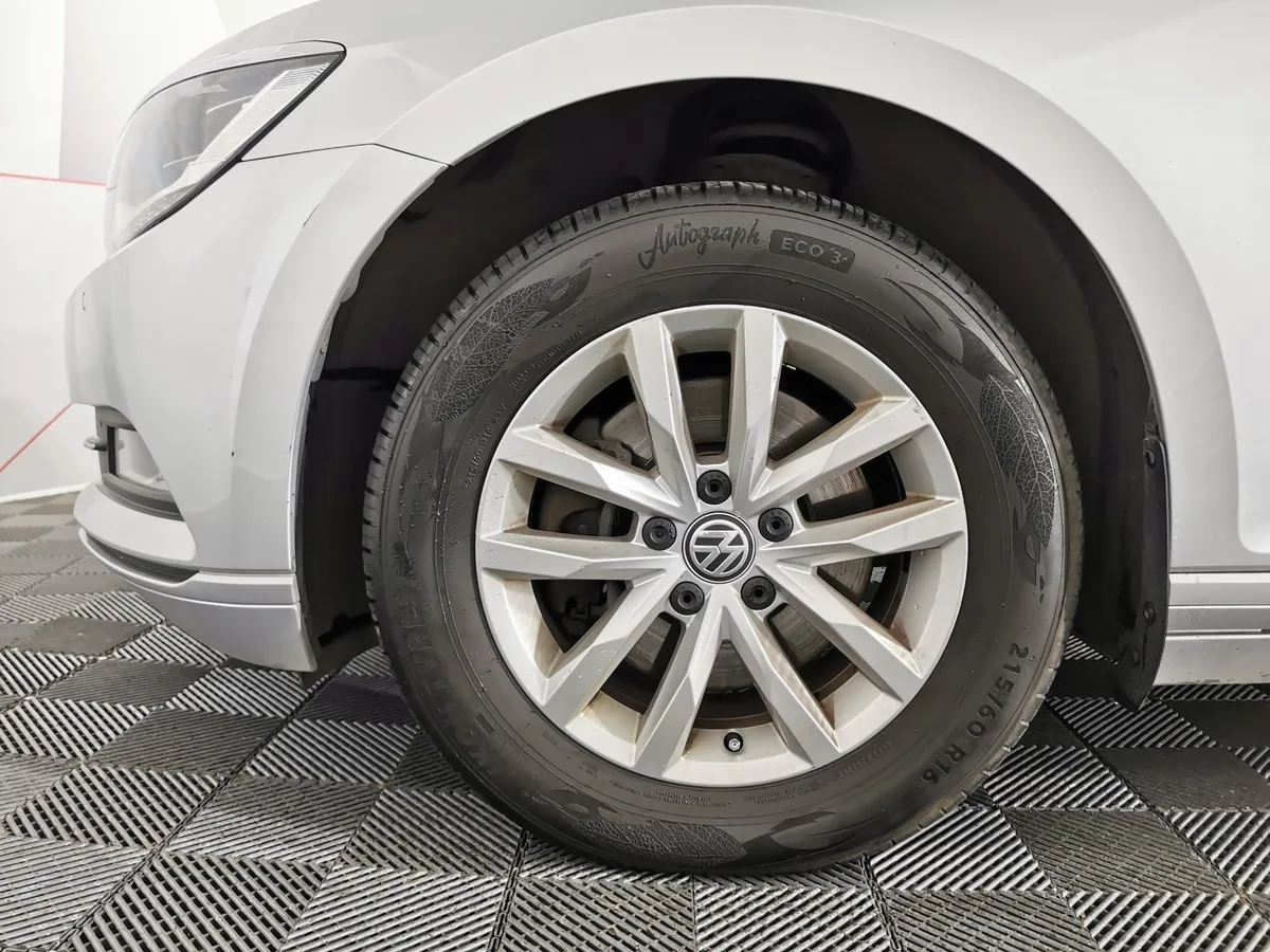 Volkswagen Passat 1.8 TSI BlueMotion DSG (180 л.с.) Comfortline Серебристый в АВИЛОН. Слайд №9