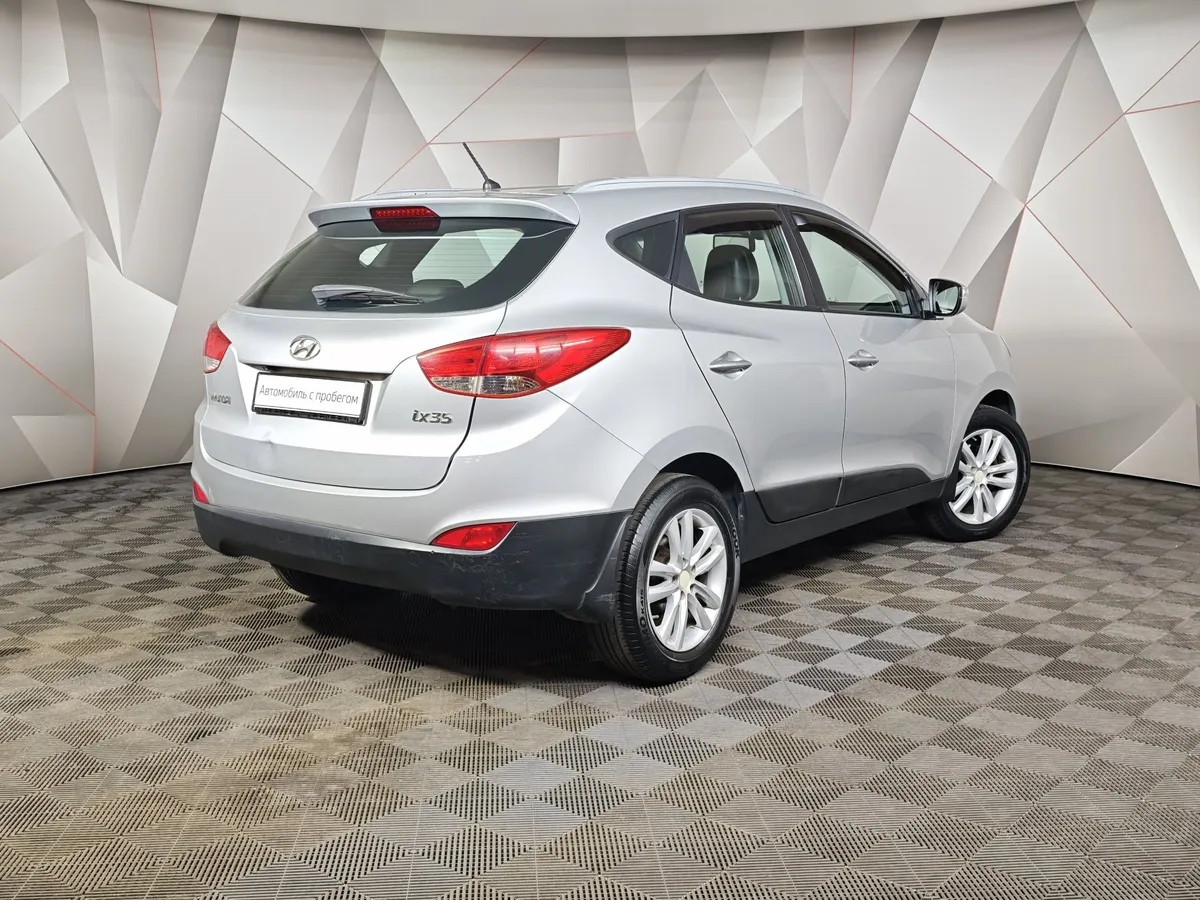 Hyundai ix35 2.0 AT (150 л.с.) Comfort Серебристый в АВИЛОН. Слайд №2