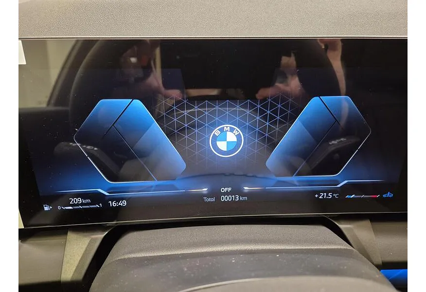 BMW X3 xDrive20i AT (190 л.с.) Серый в АВИЛОН. Слайд №17 BMW X3 xDrive20i AT (190 л.с.) Серый в АВИЛОН. Слайд №17