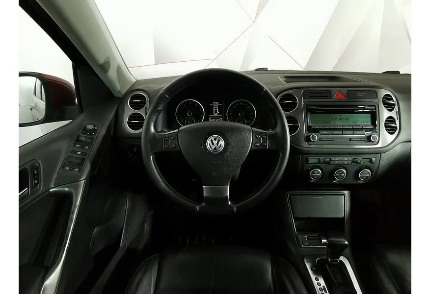 Volkswagen Tiguan 2.0 TSI 4Motion AT (180 л.с.) Sport & Style Красный в АВИЛОН. Слайд №19