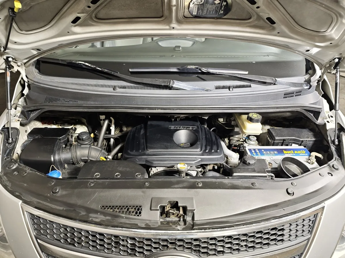 Hyundai Grand Starex 2.5 AT (145 л.с.) Серый в АВИЛОН. Слайд №11