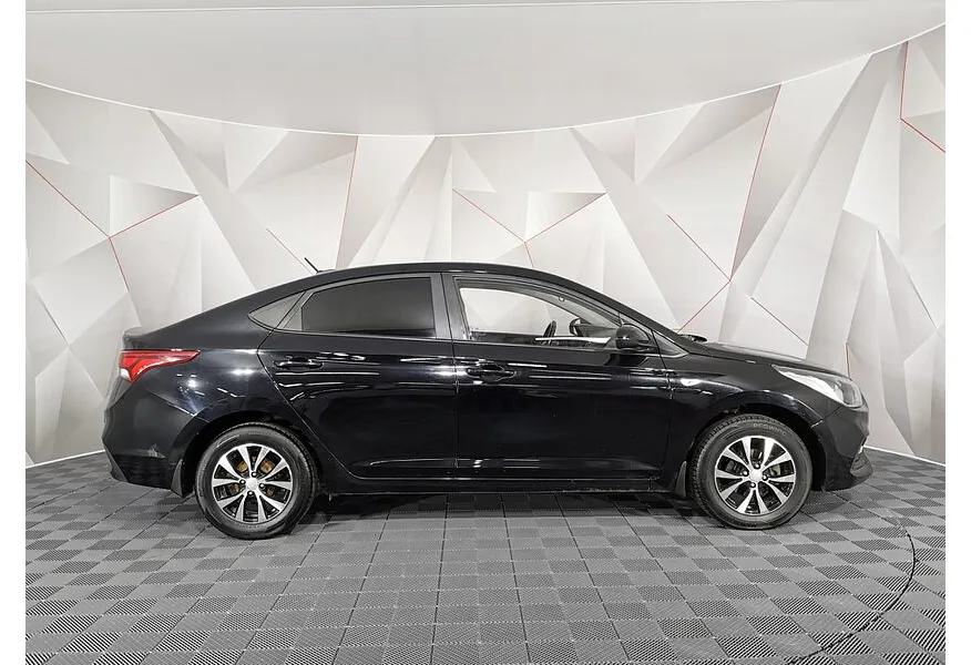 АВИЛОН - Hyundai Solaris 1.6 AT (123 л.с.) Active Plus Черный - slide 3
