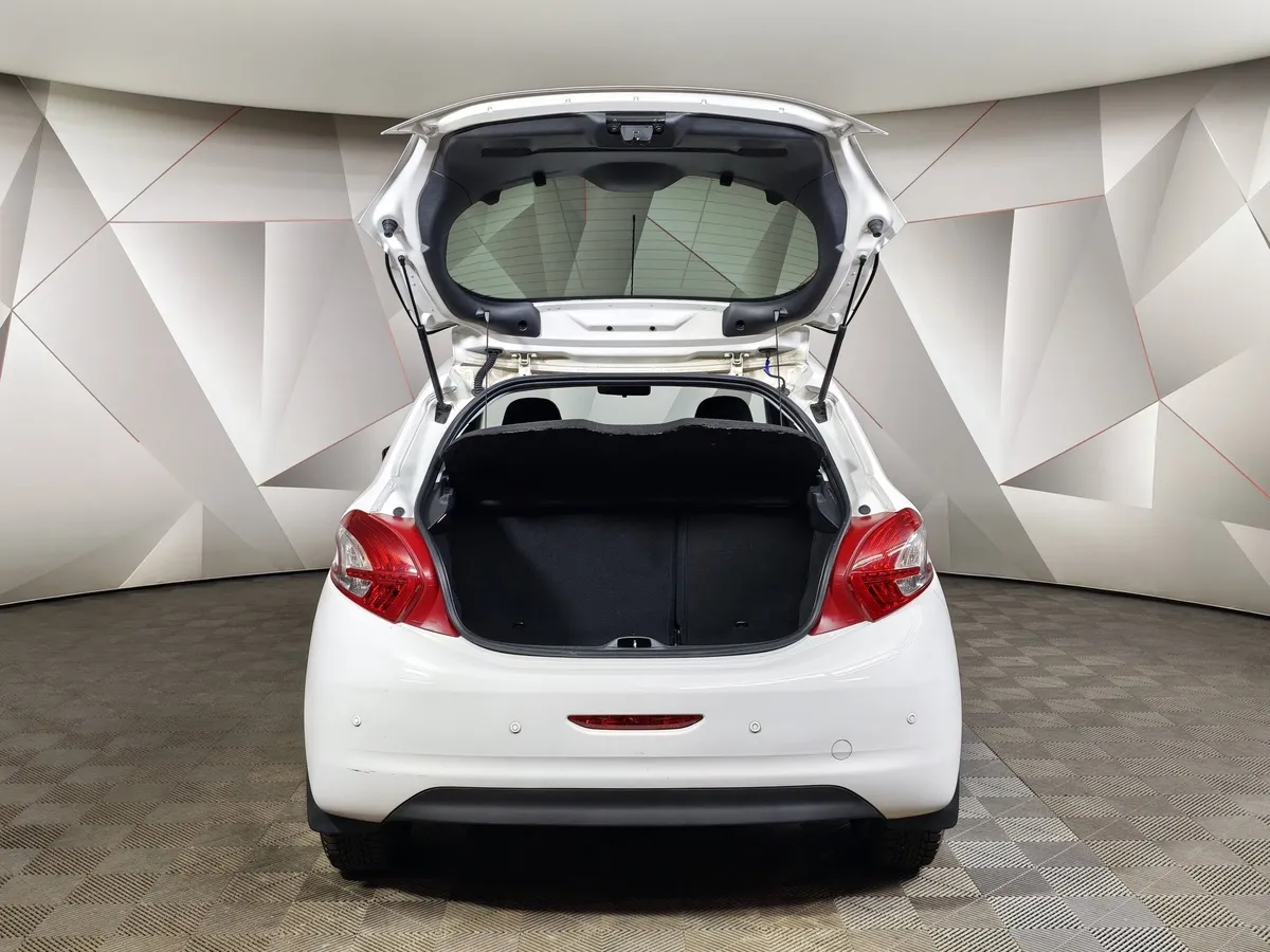 Peugeot 208 1.2 VTi ETG (82 л.с.) Белый в АВИЛОН. Слайд №12