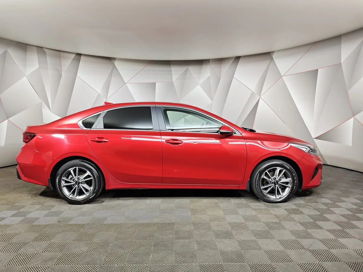 Kia Cerato 1.6 AT (122 л.с.) Красный в АВИЛОН. Слайд №6