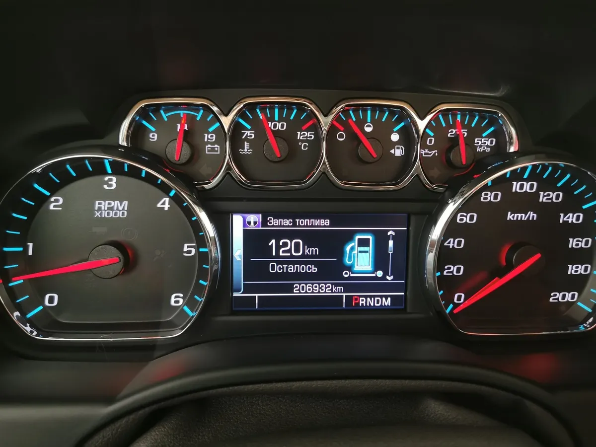 Chevrolet Tahoe 6.2 AT 4WD (409 л.с.) Черный в АВИЛОН. Слайд №17