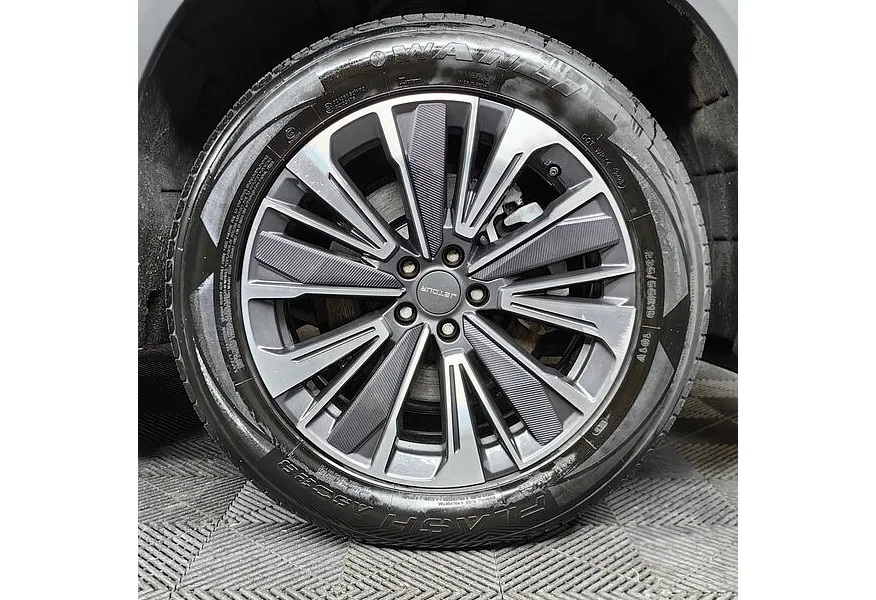 LIVE. Слайд №16