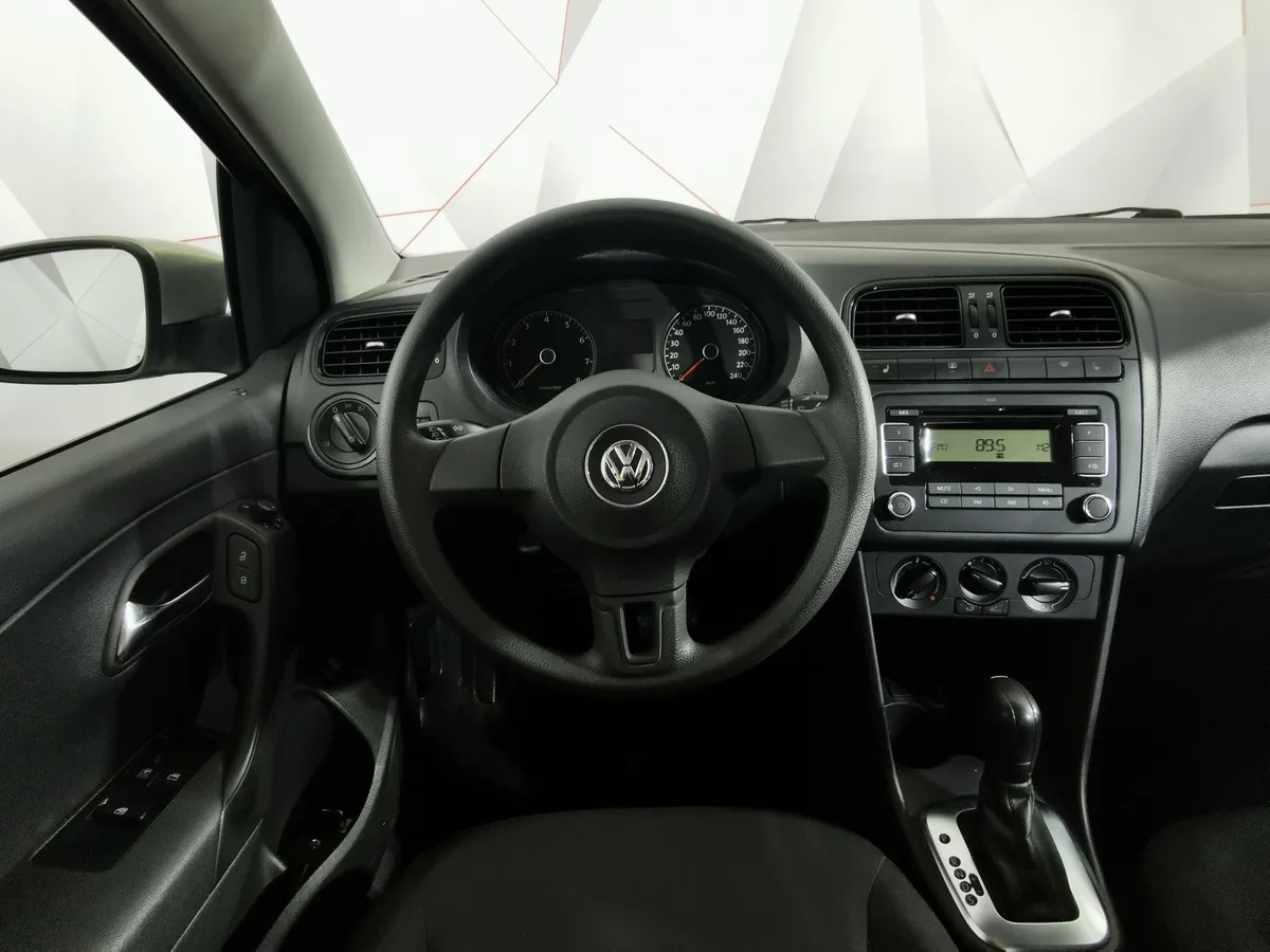 Volkswagen Polo 1.6 Tiptronic (105 л.с.) Comfortline Серебристый в АВИЛОН. Слайд №19