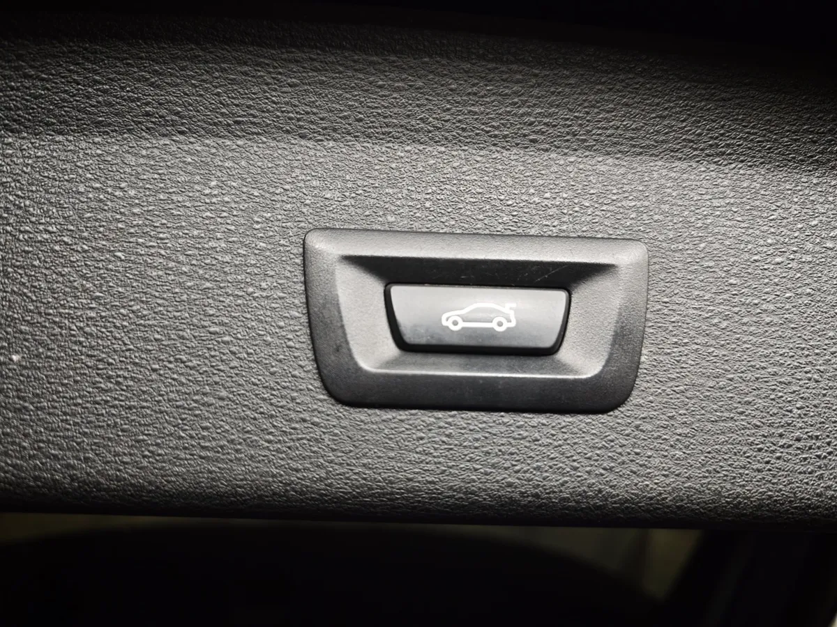 BMW X1 18i sDrive (140 л.с.) Advantage Синий в АВИЛОН. Слайд №16