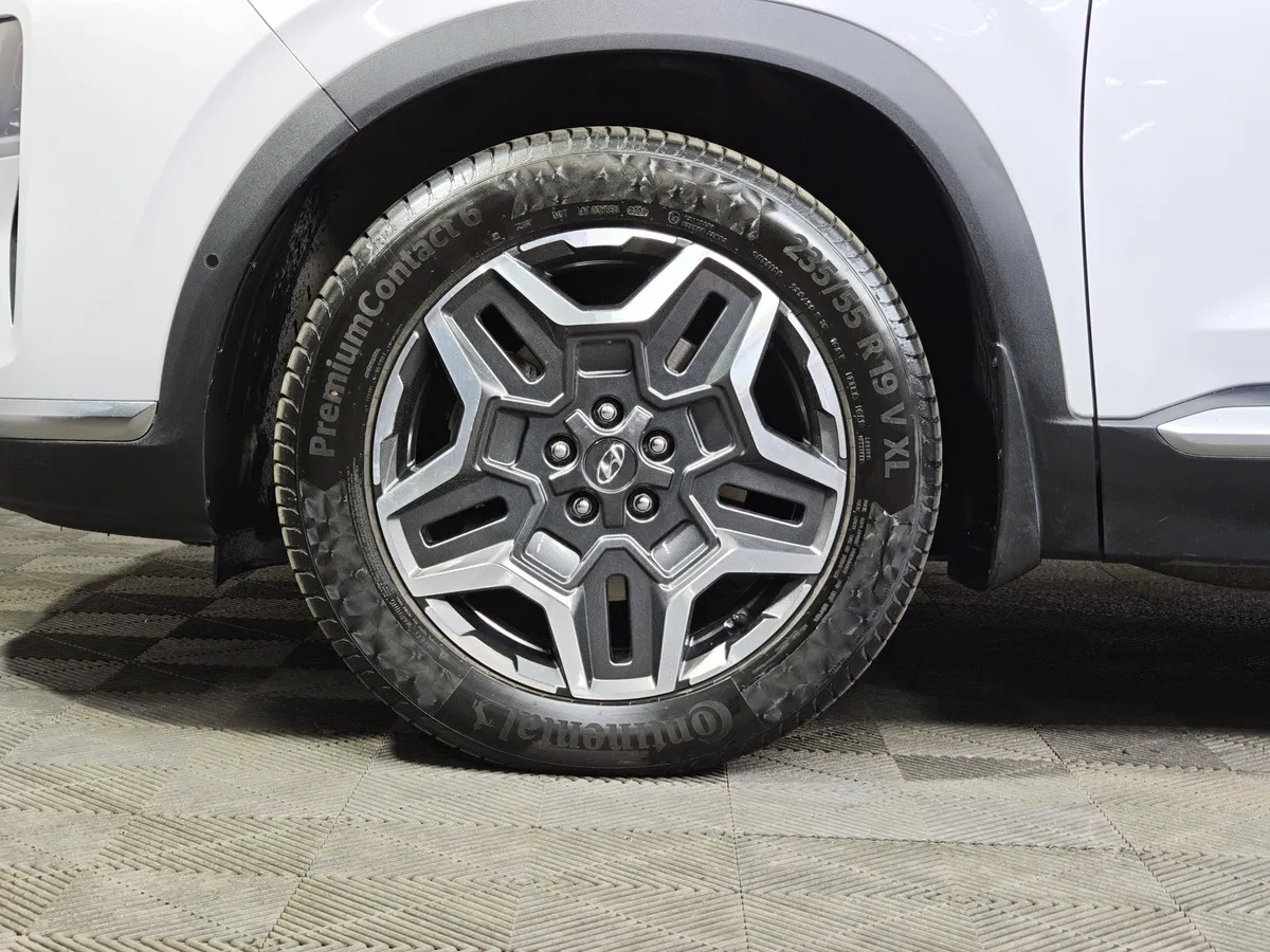 Hyundai Santa Fe 2.2 CRDi AWD 8AT (200 л.с.) High-Tech Белый в АВИЛОН. Слайд №9