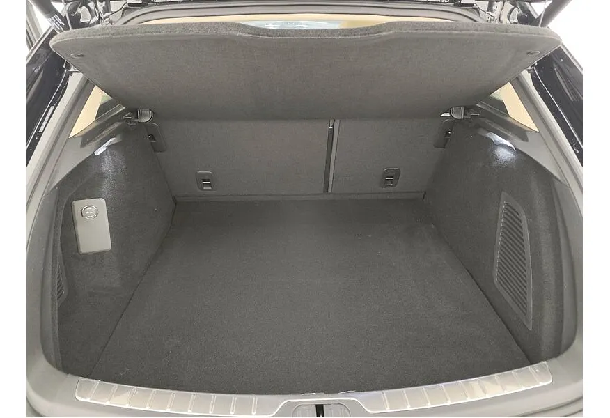 Seres M5 1.5 AT 4WD (496 л.с.) Premium Черный в АВИЛОН. Слайд №13