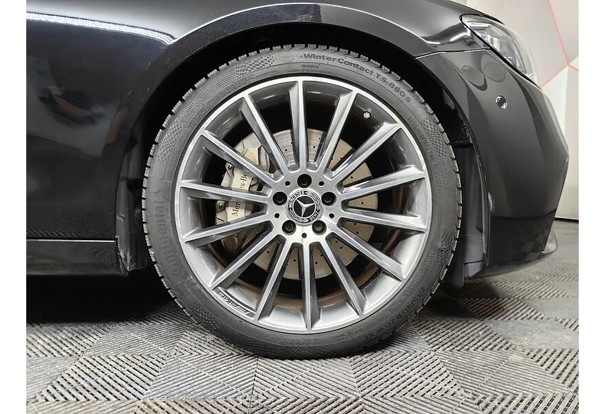 Mercedes-Benz E-Класс E 350 4MATIC 9G-TRONIC (299 л.с.) Черный в АВИЛОН. Слайд №9