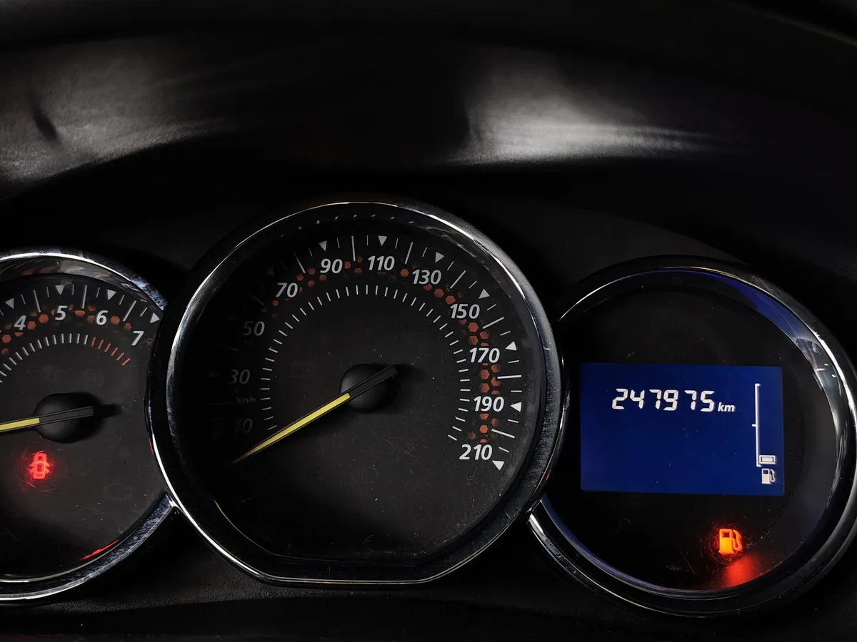 Renault Sandero 1.6 MT (82 л.с.) Stepway Life Черный в АВИЛОН. Слайд №16