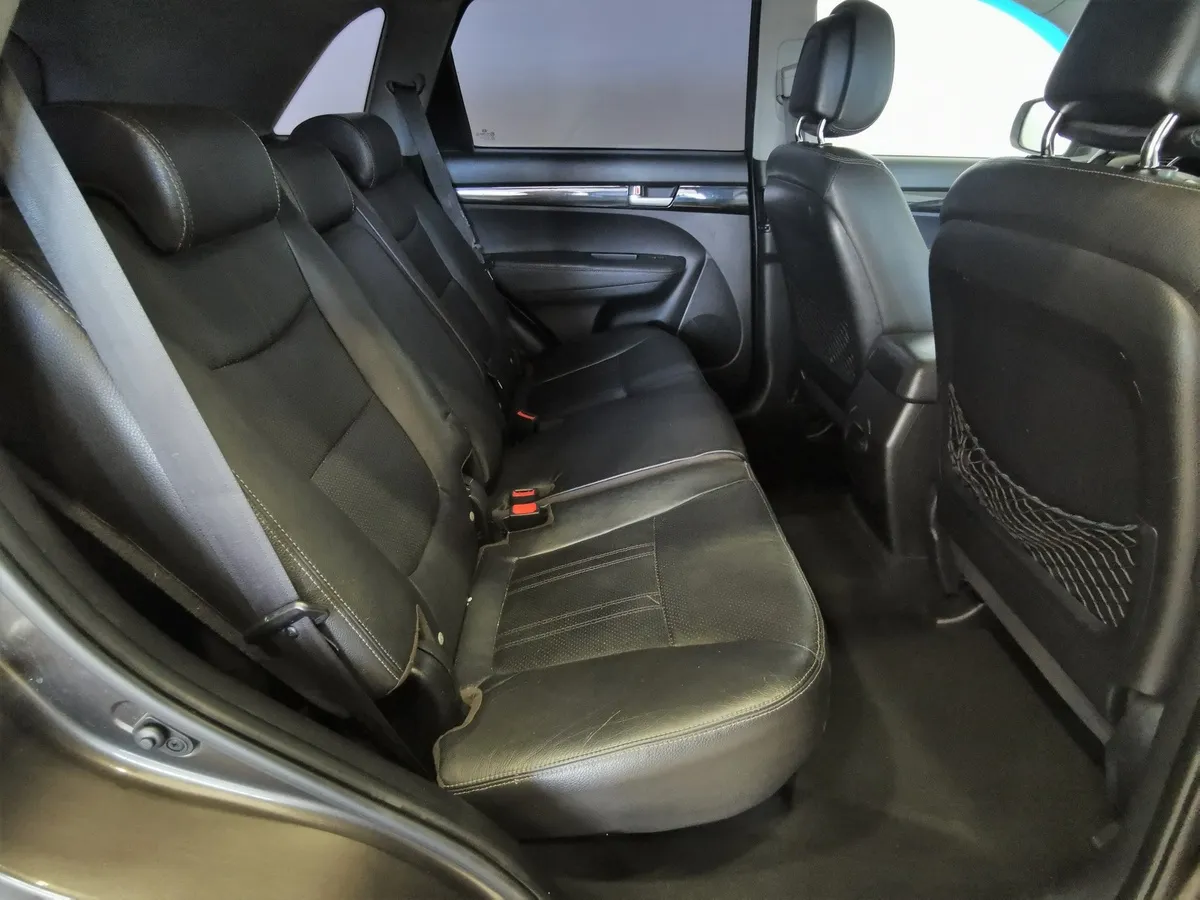 Kia Sorento 2.4 AT 4WD (175 л.с.) Comfort Бежевый в АВИЛОН. Слайд №15