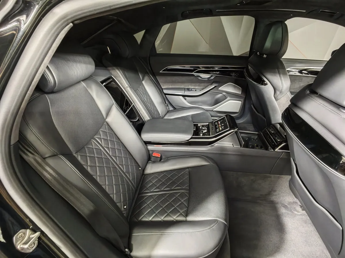 Audi A8 4.0 TFSI L tiptronic quattro (460 л.с.) Черный в АВИЛОН. Слайд №16