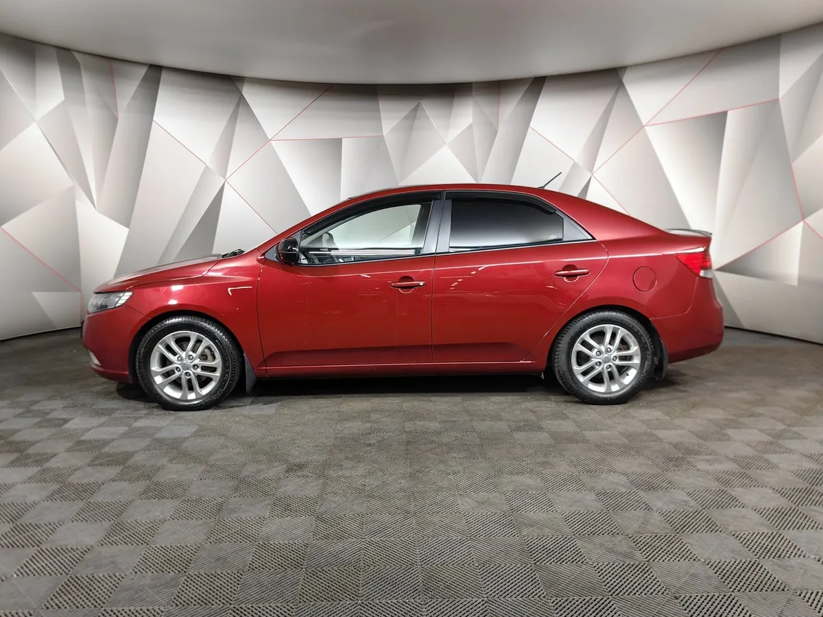 Kia Cerato 1.6 AT (126 л.с.) Красный в АВИЛОН. Слайд №5