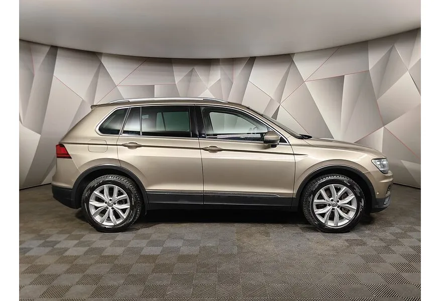 Volkswagen Tiguan 2.0 TSI 4Motion DSG (180 л.с.) Exclusive Коричневый в АВИЛОН. Слайд №6