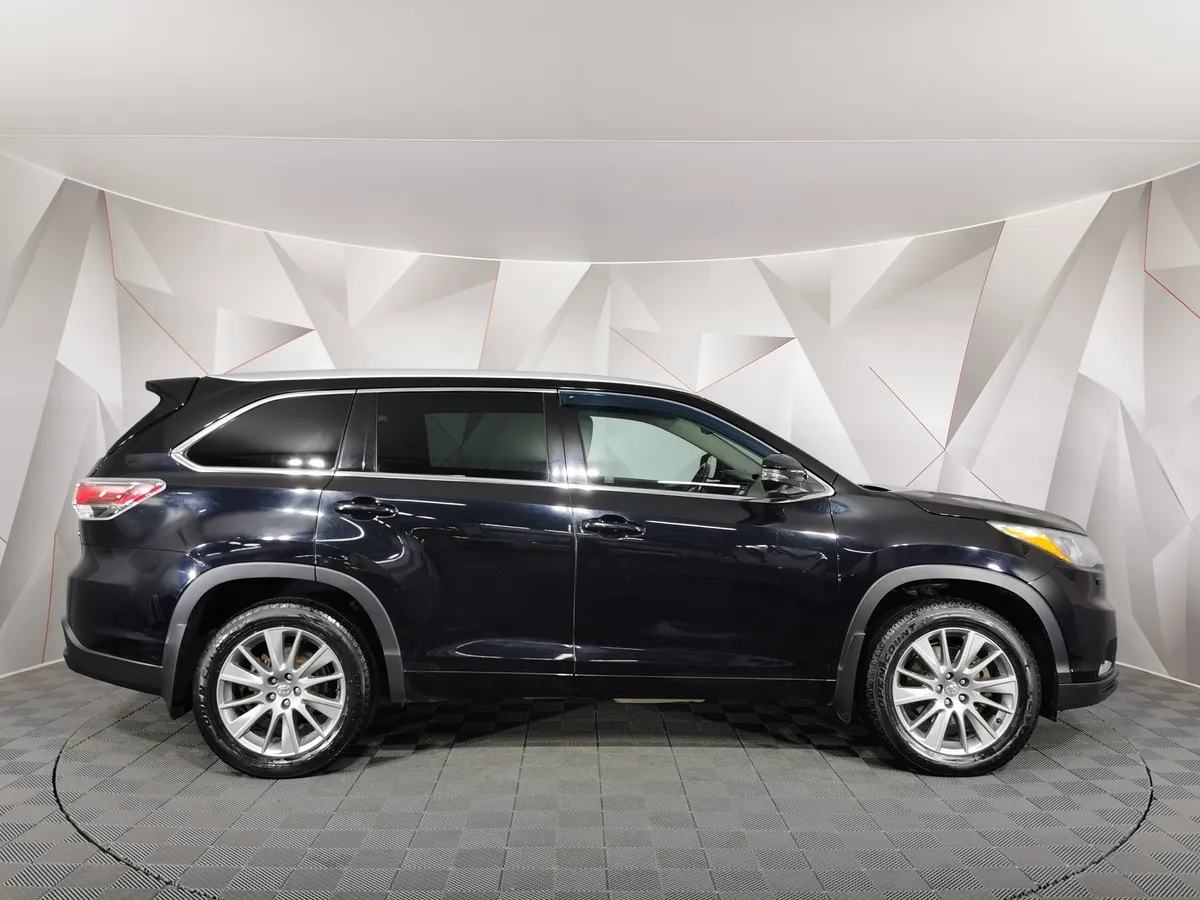 Toyota Highlander 3.5T AT 4WD (249 л.с.) Luxe Safety Черный в АВИЛОН. Слайд №6