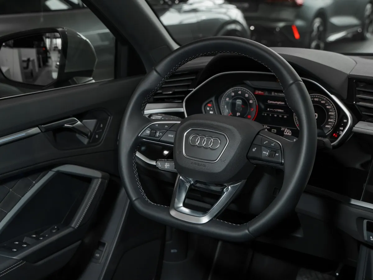Audi Q3 35 1.5 TFSI S-tronic (160 л.с.) Fashion Dynamic Edition Серый в АВИЛОН. Слайд №9