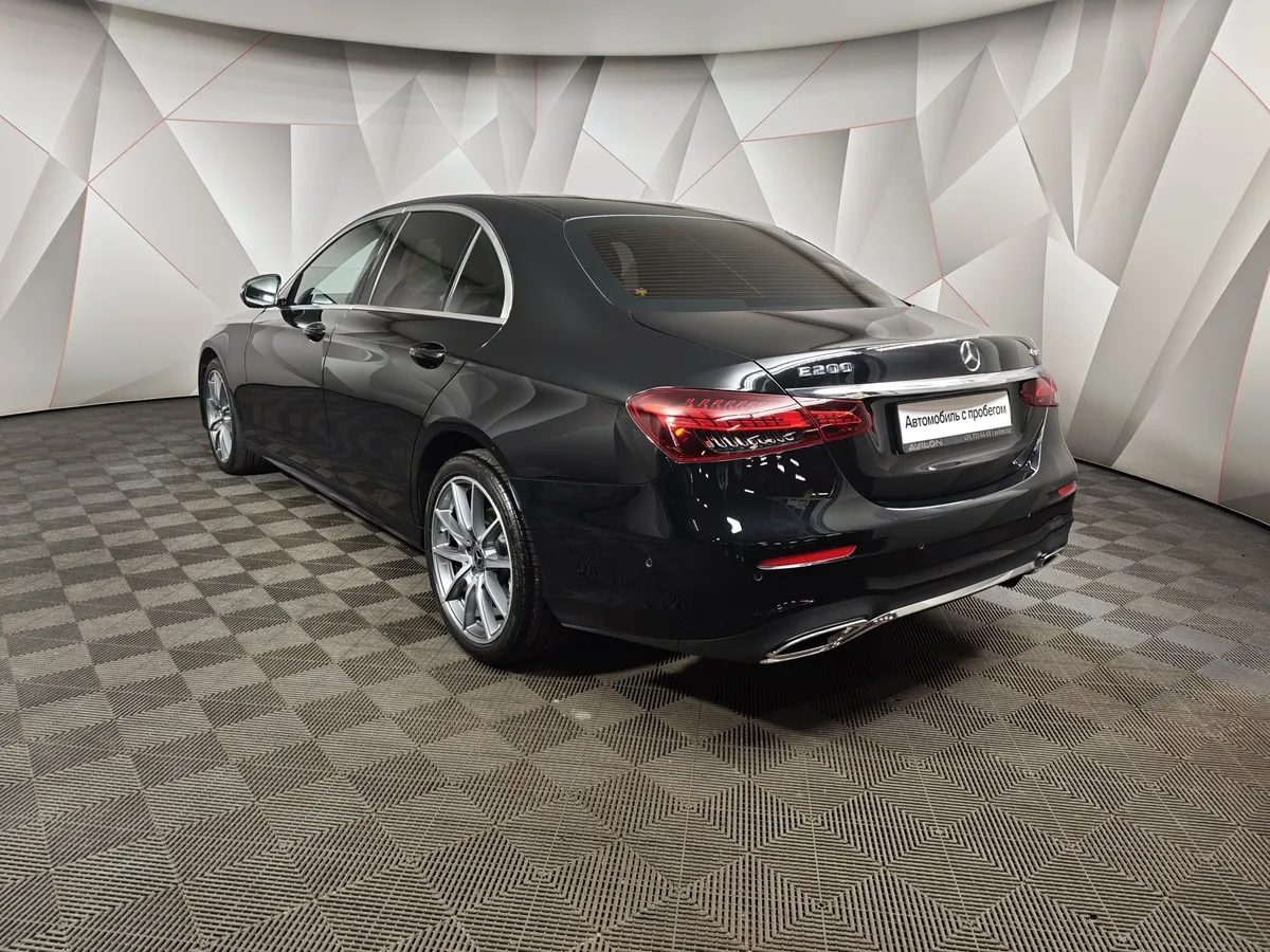 Mercedes-Benz E-Класс E 200 4MATIC 9G-TRONIC (197 л.с.) Sport Черный в АВИЛОН. Слайд №4