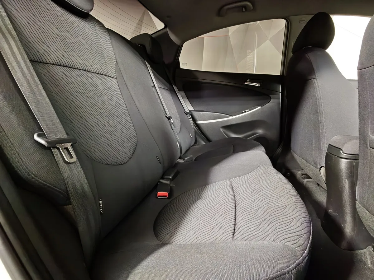 Hyundai Solaris 1.6 AT (123 л.с.) Special Edition Серый в АВИЛОН. Слайд №15