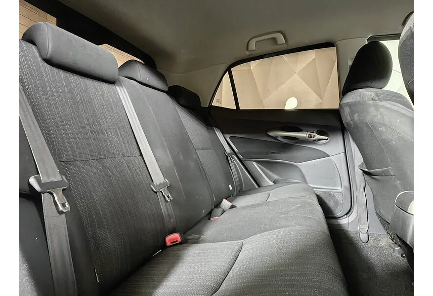 Toyota Auris 1.6 MMT (124 л.с.) Серебристый в АВИЛОН. Слайд №13 Toyota Auris 1.6 MMT (124 л.с.) Серебристый в АВИЛОН. Слайд №13