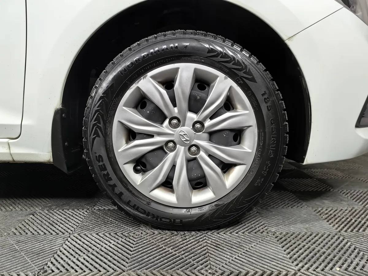 Hyundai Solaris 1.4 MT (107 л.с.) Active Белый в АВИЛОН. Слайд №9