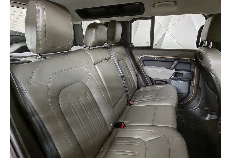 Land Rover Defender 2.0 TD AT (200 л.с.) SE Коричневый в АВИЛОН. Слайд №16