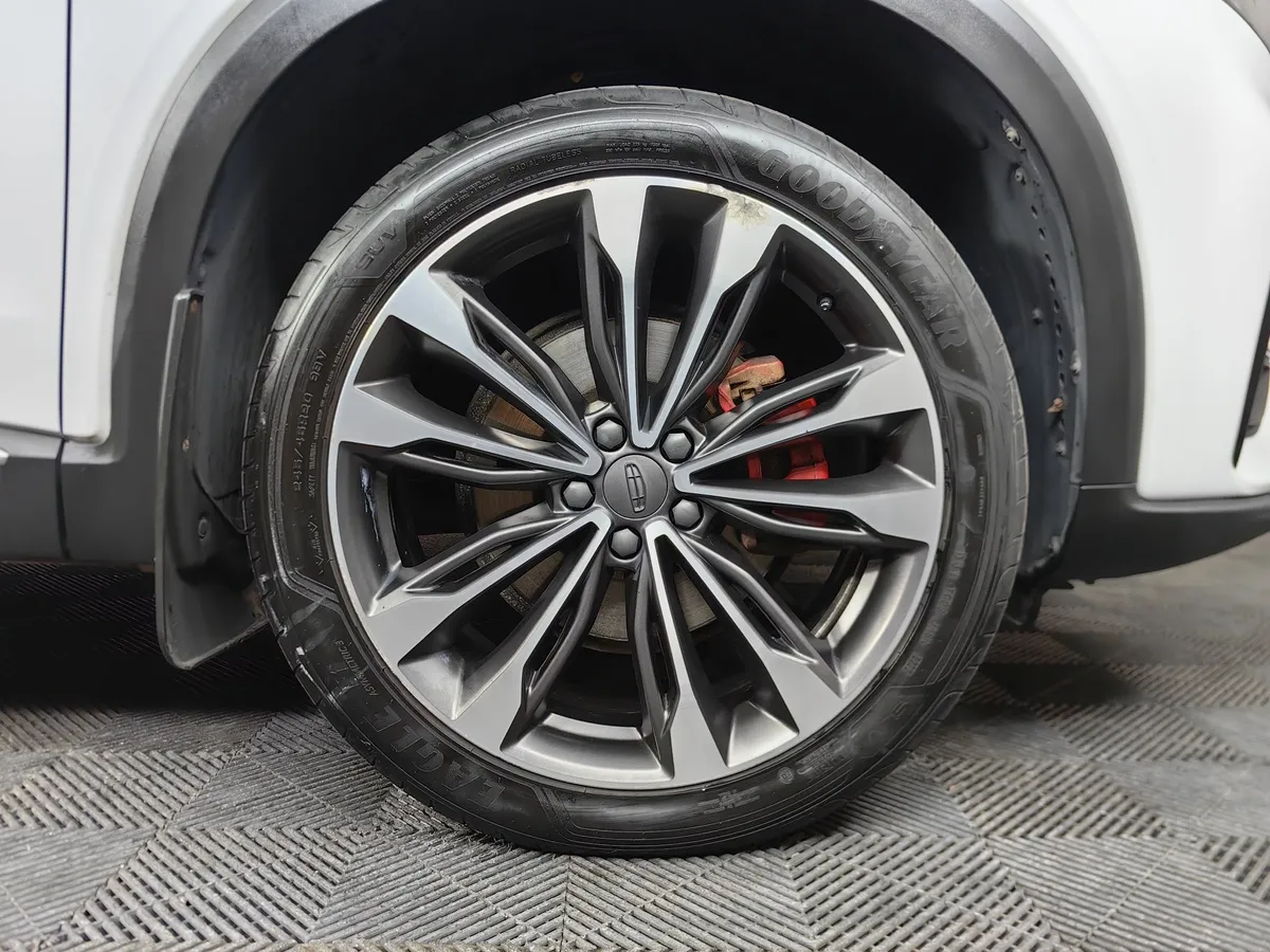 Geely Tugella 2.0 AT AWD (238 л.с.) Flagship Белый в АВИЛОН. Слайд №9