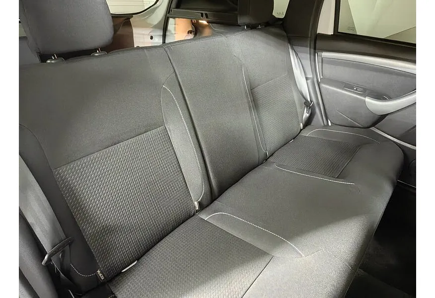 Renault Duster 2.0 MT 4x4 (143 л.с.) Белый в АВИЛОН. Слайд №16