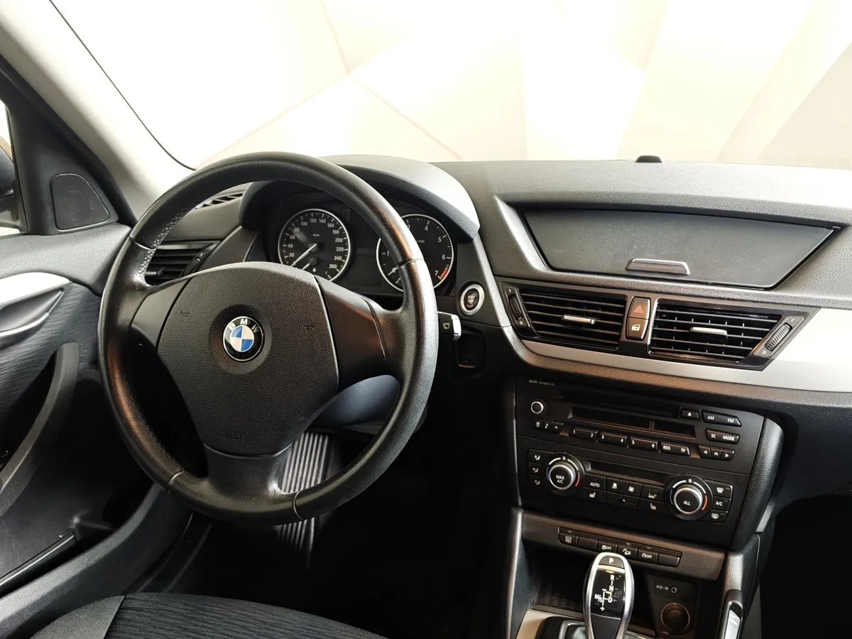 BMW X1 xDrive20i AT (184 л.с.) Коричневый в АВИЛОН. Слайд №15