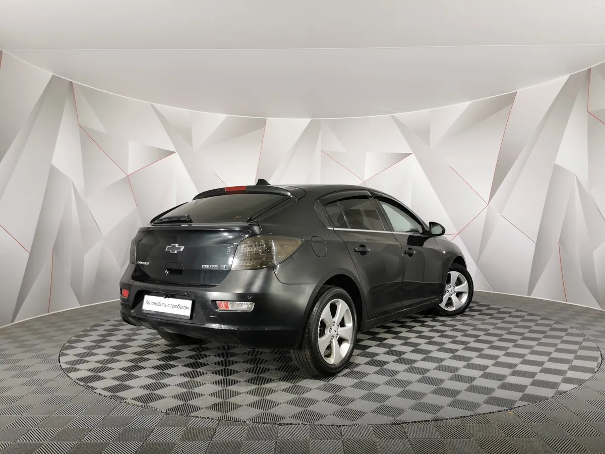 Chevrolet Cruze 1.8 MT (141 л.с.) Черный в АВИЛОН. Слайд №2