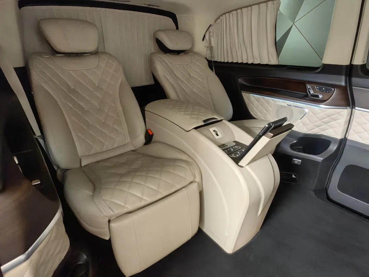Mercedes-Benz V-Класс V 250 d AT L2 4x4 (190 л.с.) Exclusive Черный в АВИЛОН. Слайд №14