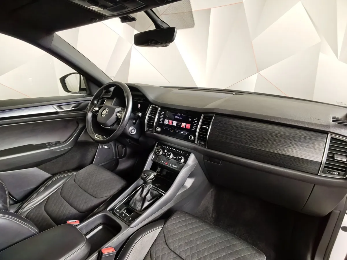 Skoda Kodiaq 2.0 TSI DSG 4X4 (180 л.с.) Белый в АВИЛОН. Слайд №13