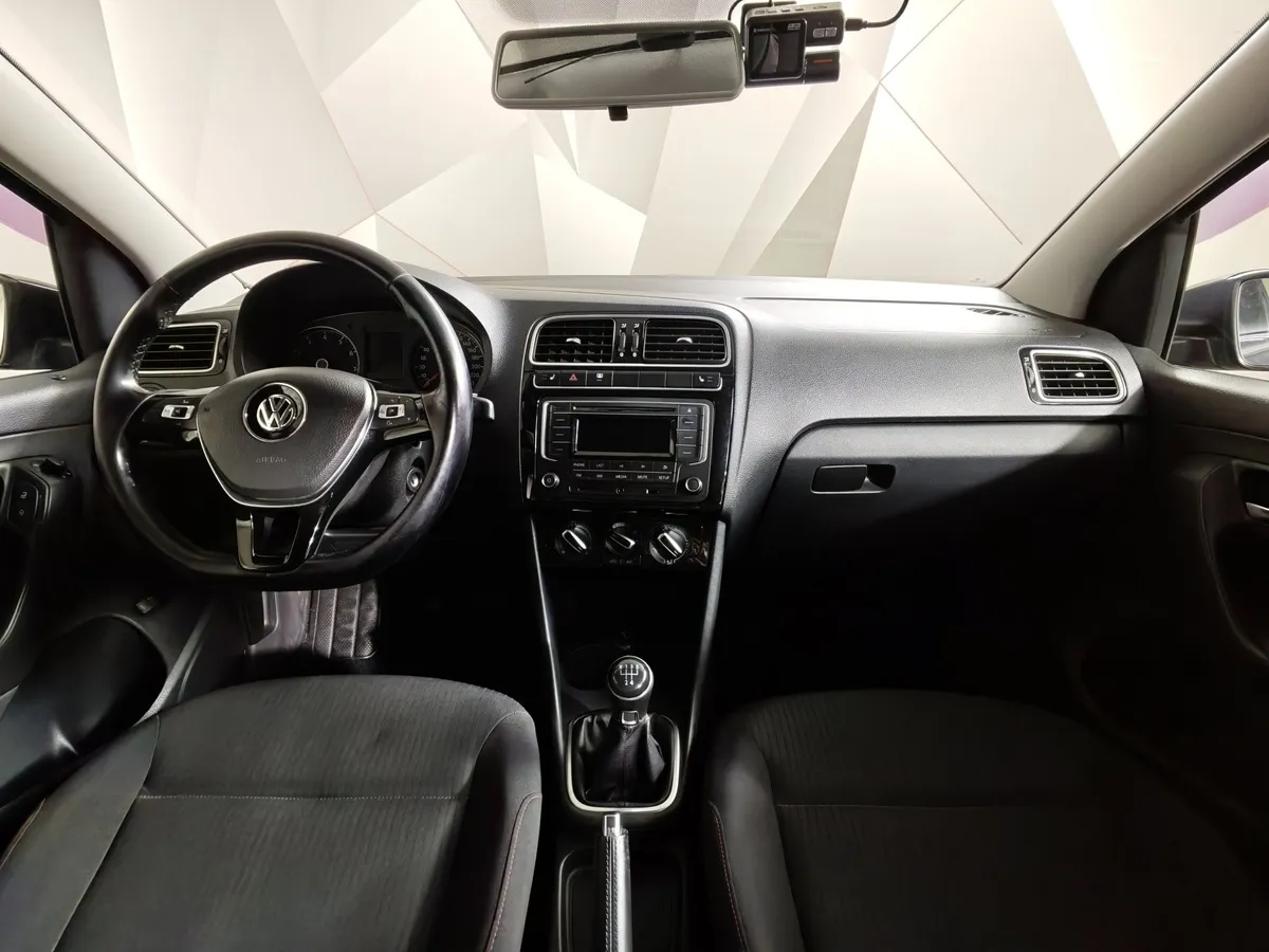 Volkswagen Polo 1.6 MT (105 л.с.) Trendline Серый в АВИЛОН. Слайд №14