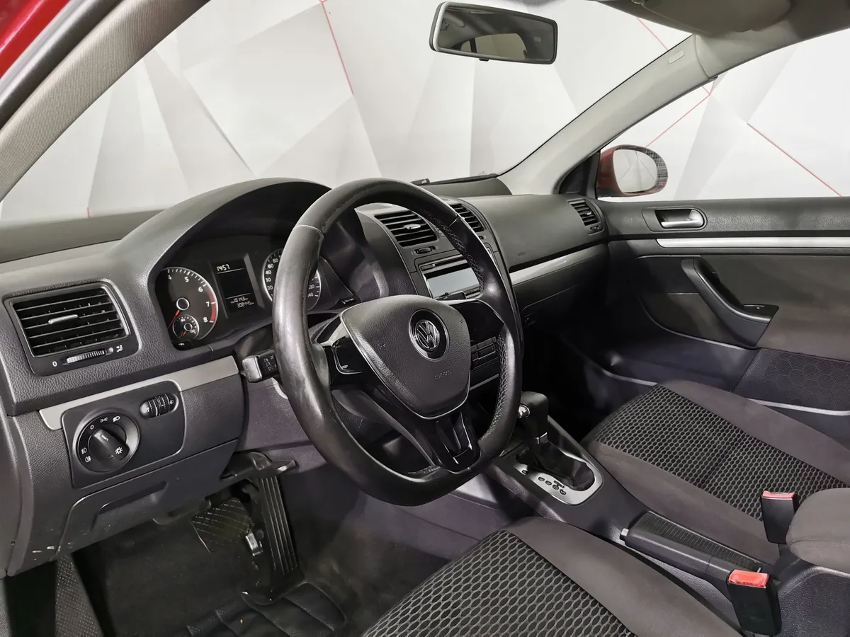 Volkswagen Jetta 1.6 DSG (102 л.с.) Красный в АВИЛОН. Слайд №18