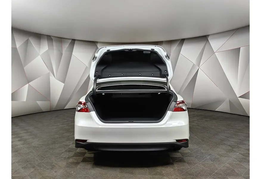 Toyota Camry 2.5 AT (206 л.с.) Ultimate Белый в АВИЛОН. Слайд №12