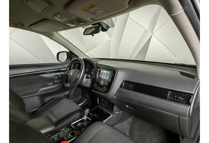 Mitsubishi Outlander 2.0 CVT 4WD (146 л.с.) Серебристый в АВИЛОН. Слайд №13