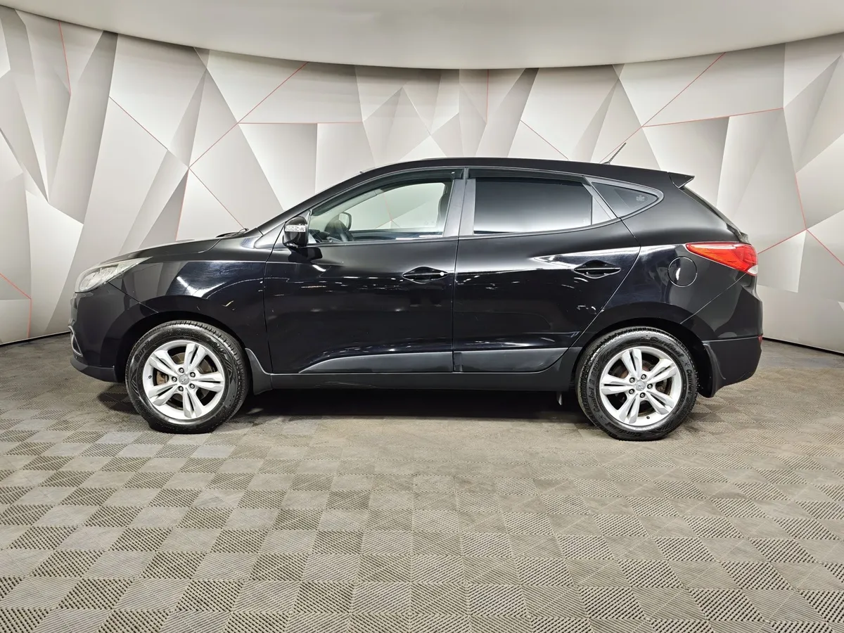 Hyundai ix35 2.0 AT 4WD (150 л.с.) Comfort Черный в АВИЛОН. Слайд №5