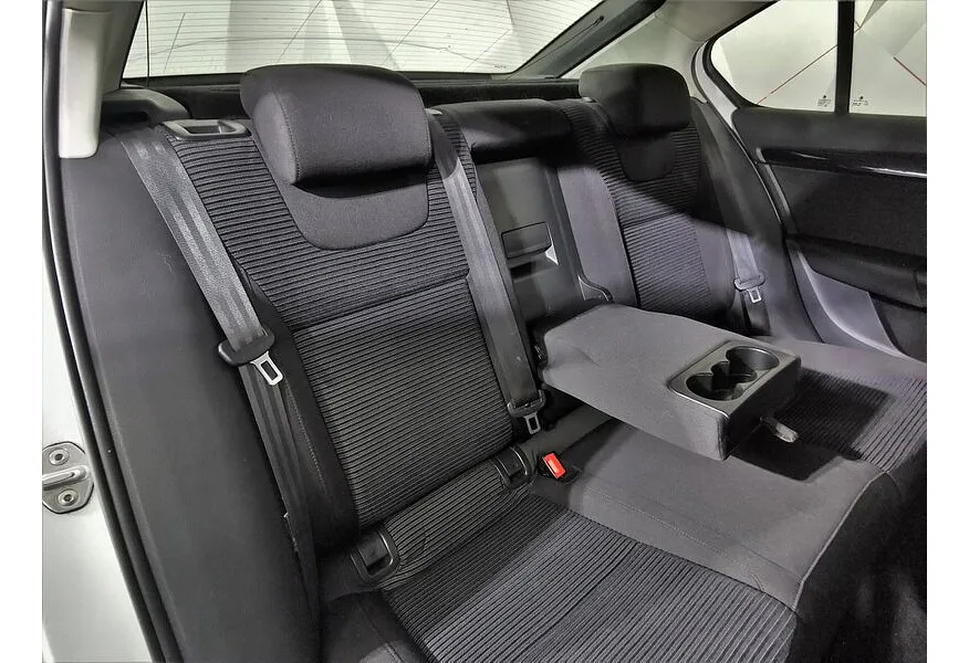 Skoda Octavia 1.6 AT (110 л.с.) Белый в АВИЛОН. Слайд №16