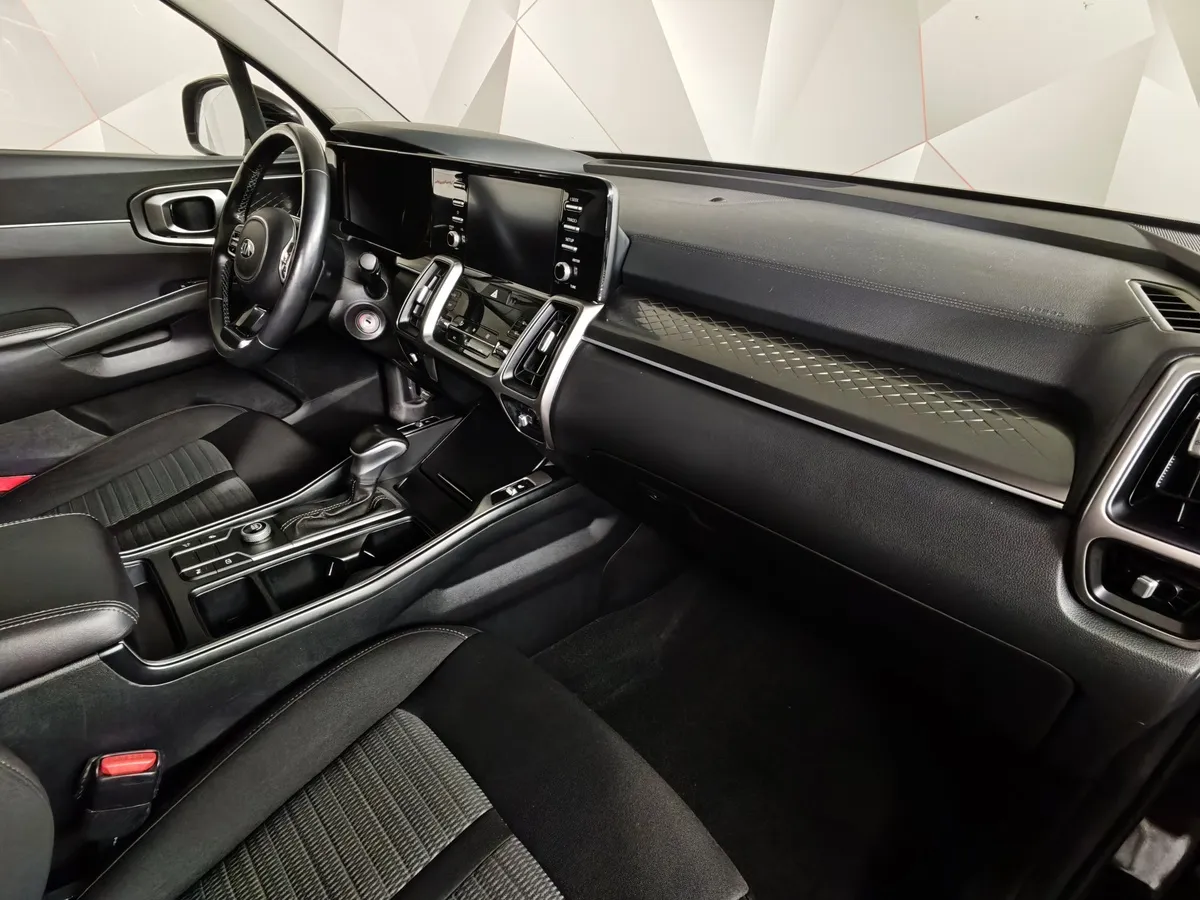 Kia Sorento 2.5 MPI 4WD AT (180 л.с.) Prestige Черный в АВИЛОН. Слайд №13