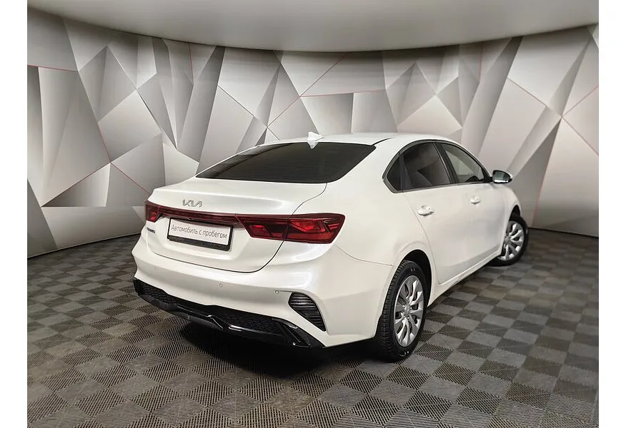 Kia Cerato 2.0 MPI AT (150 л.с.) Luxe Белый в АВИЛОН. Слайд №2
