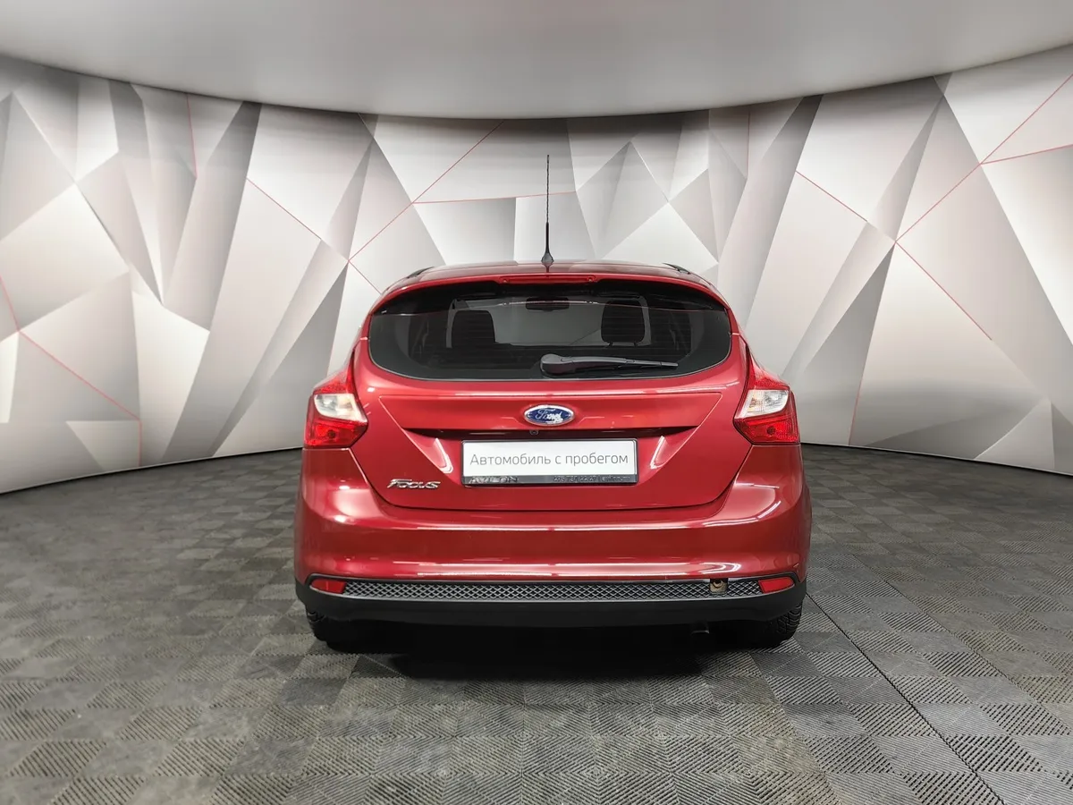 Ford Focus 1.6 PowerShift (125 л.с.) Titanium Красный в АВИЛОН. Слайд №8