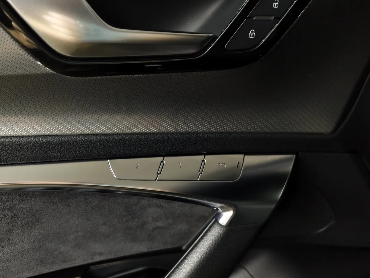 Audi A6 55 TFSI S tronic quattro (340 л.с.) Design Черный в АВИЛОН. Слайд №20