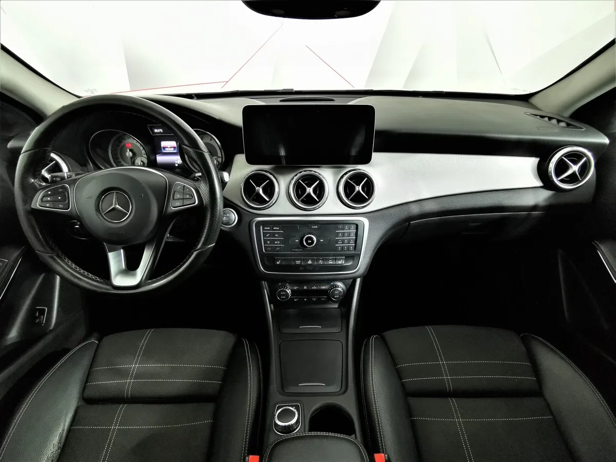 Mercedes-Benz GLA 200 7G-DCT (150 л.с.) Особая серия Белый в АВИЛОН. Слайд №13